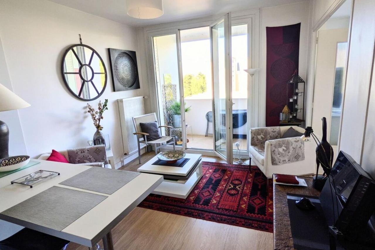 Charming Bright T2 Balcony Parking Telework Apartment